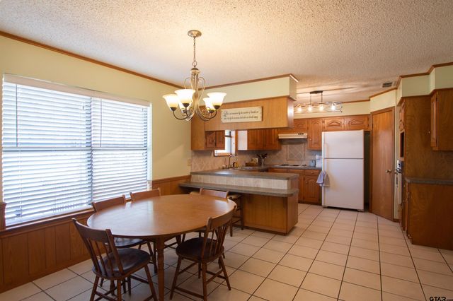 6001 Huntington Dr, Tyler, TX 75703