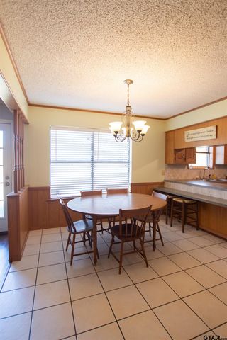 6001 Huntington Dr, Tyler, TX 75703