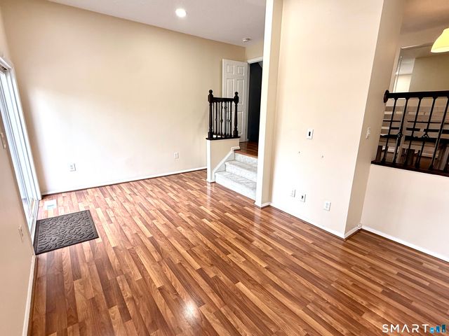 9 Watch Hill Circle 9, Cromwell, CT 06416