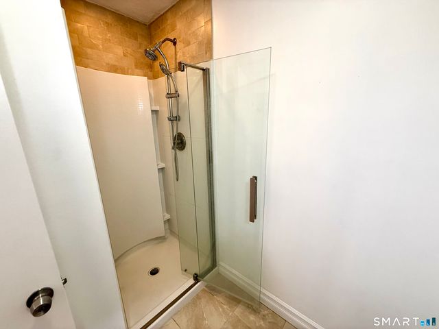 9 Watch Hill Circle 9, Cromwell, CT 06416