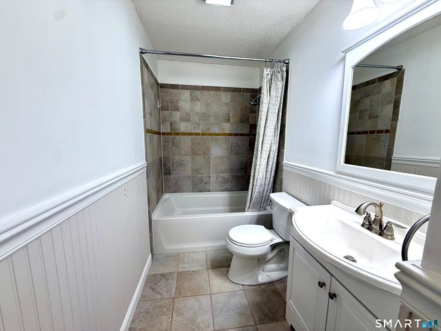 9 Watch Hill Circle 9, Cromwell, CT 06416