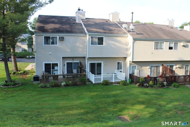 9 Watch Hill Circle 9, Cromwell, CT 06416