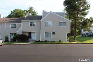 9 Watch Hill Circle 9, Cromwell, CT 06416