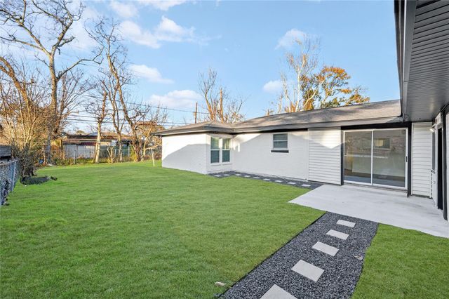 535 Elton Street, Houston, TX 77034