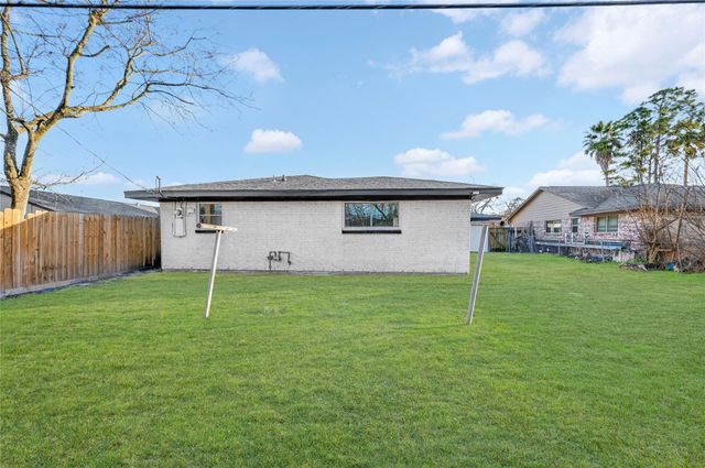 535 Elton Street, Houston, TX 77034