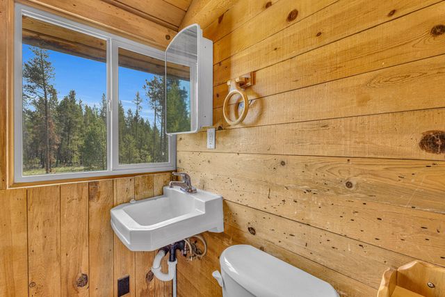 6905 Reeve Road, La Pine, OR 97739