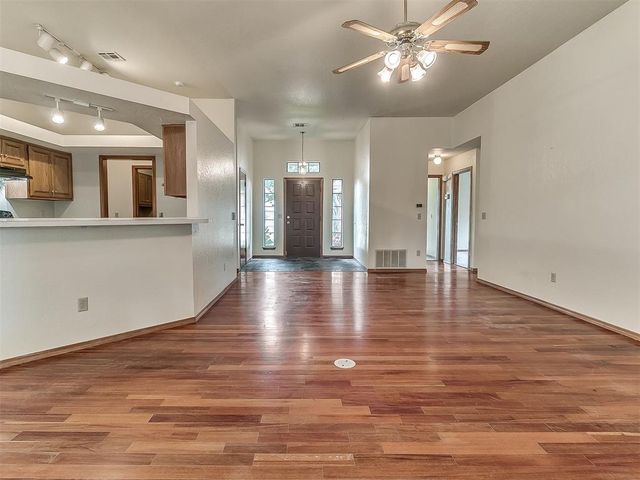 1713 Yosemite Place, Edmond, OK 73003