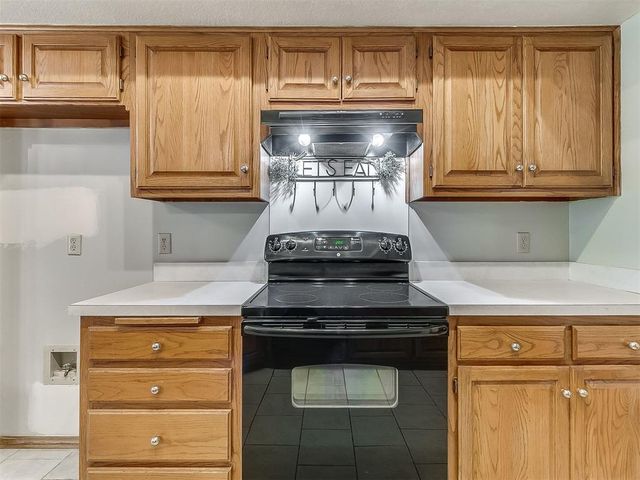 1713 Yosemite Place, Edmond, OK 73003