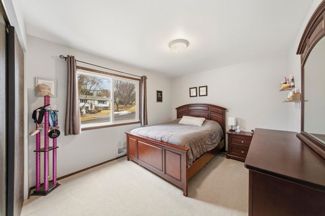 811 Everett Drive, Stillwater, MN 55082