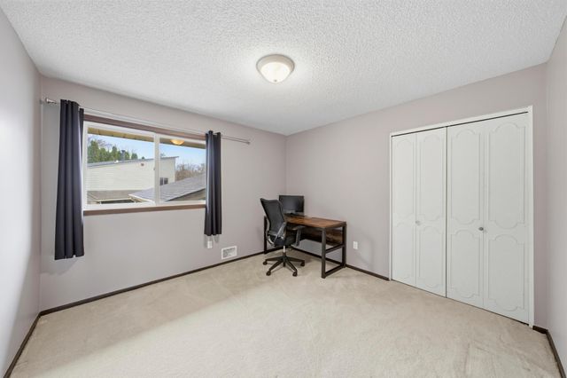 811 Everett Drive, Stillwater, MN 55082