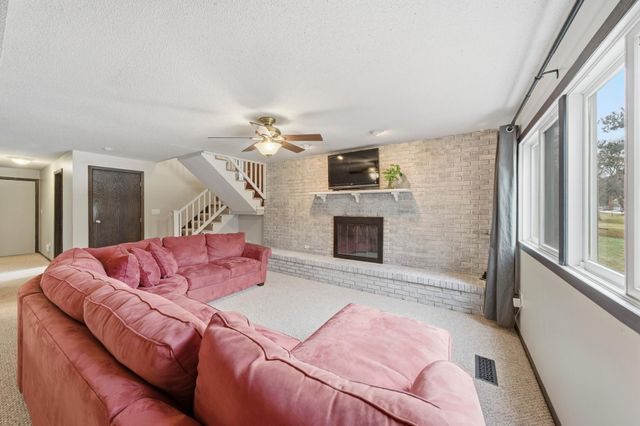 811 Everett Drive, Stillwater, MN 55082