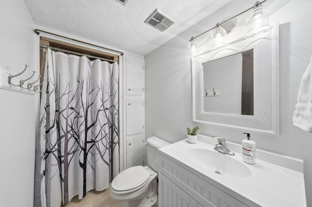 811 Everett Drive, Stillwater, MN 55082