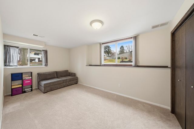 811 Everett Drive, Stillwater, MN 55082