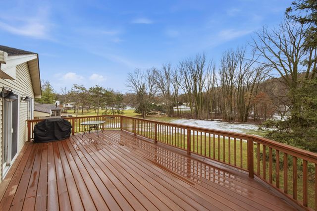 811 Everett Drive, Stillwater, MN 55082