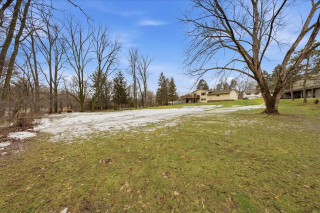 811 Everett Drive, Stillwater, MN 55082