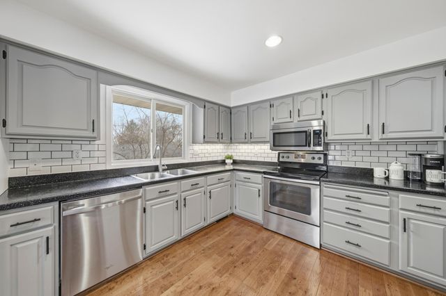 811 Everett Drive, Stillwater, MN 55082