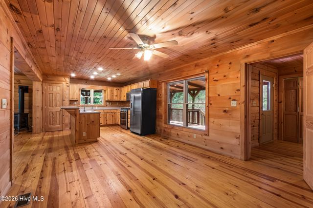 960 Ogreeta Road, Murphy, NC 28906