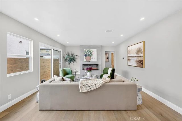 1744 S Genesee, Los Angeles, CA 90019