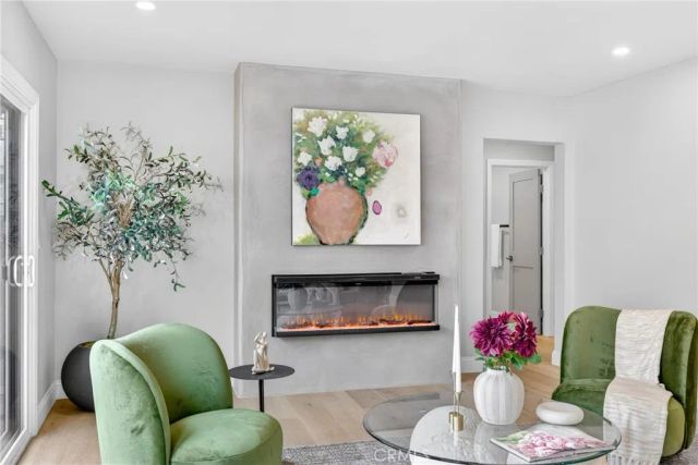 1744 S Genesee, Los Angeles, CA 90019