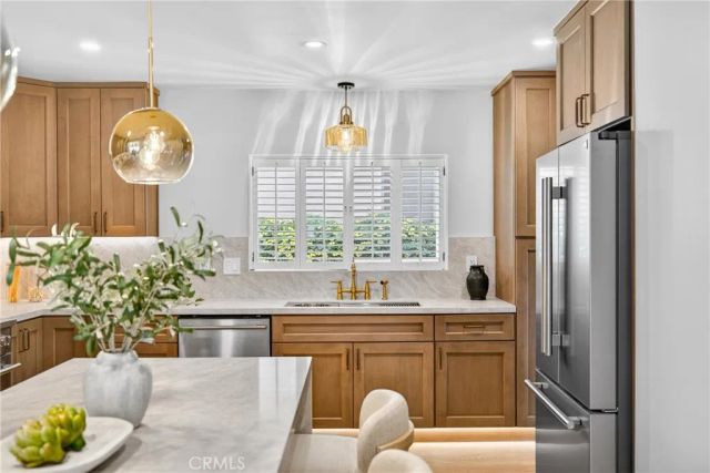 1744 S Genesee, Los Angeles, CA 90019