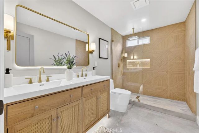 1744 S Genesee, Los Angeles, CA 90019