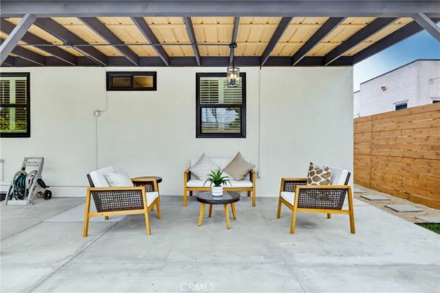 1744 S Genesee, Los Angeles, CA 90019