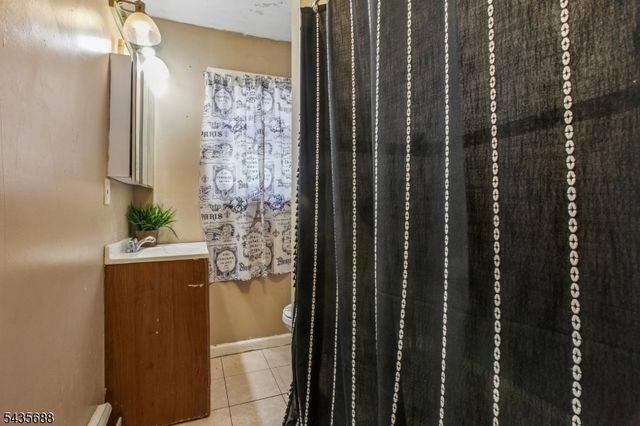 268 Halsted St, East Orange City, NJ 07018