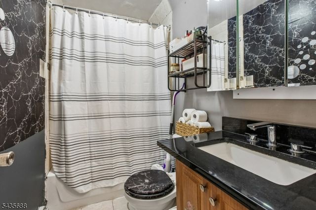 268 Halsted St, East Orange City, NJ 07018