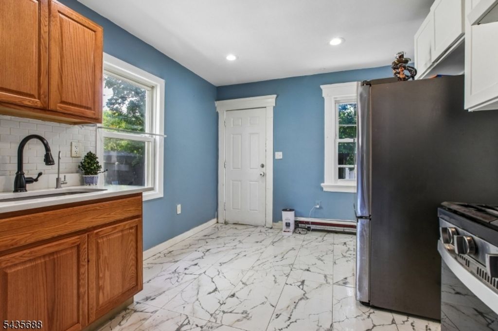 268 Halsted St, East Orange City, NJ 07018