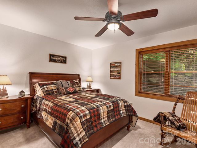 37 Grinnin Sun Road, Burnsville, NC 28714