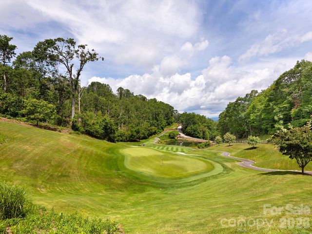 37 Grinnin Sun Road, Burnsville, NC 28714