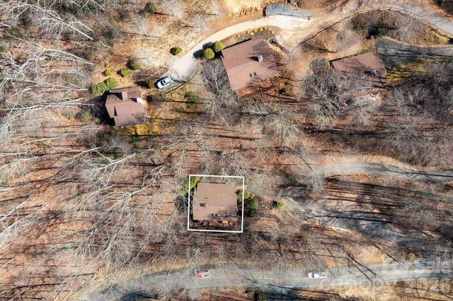 37 Grinnin Sun Road, Burnsville, NC 28714