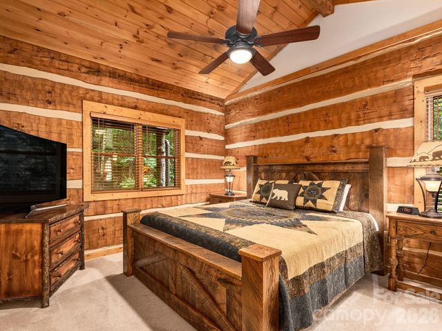 37 Grinnin Sun Road, Burnsville, NC 28714