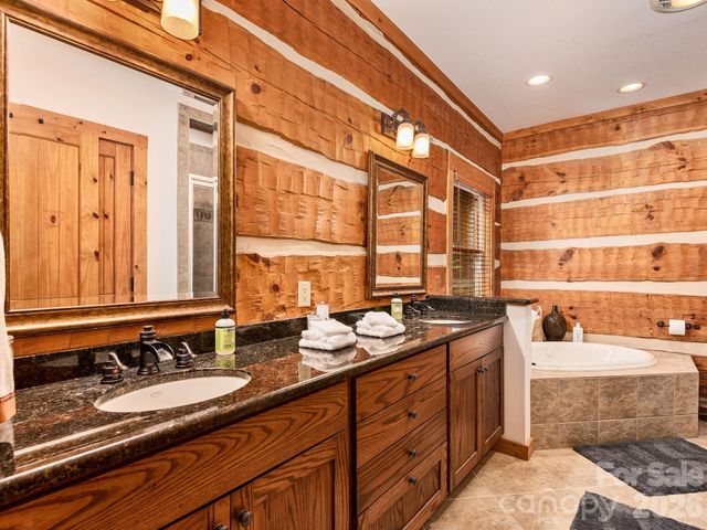 37 Grinnin Sun Road, Burnsville, NC 28714