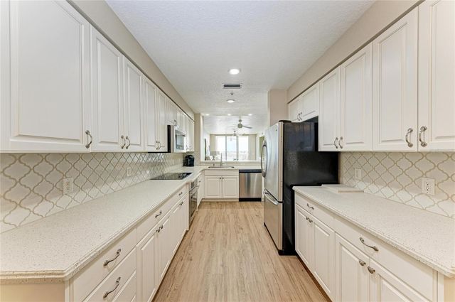 610 RIVIERA DUNES WAY 404, Palmetto, FL 34221