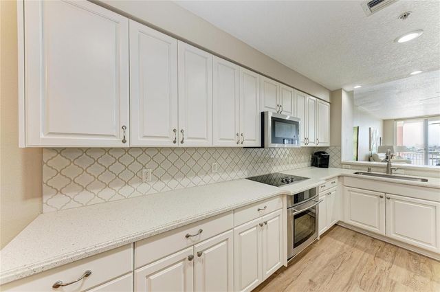 610 RIVIERA DUNES WAY 404, Palmetto, FL 34221