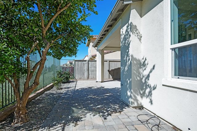 7558 Pesaro Dr, El Dorado Hills, CA 95762