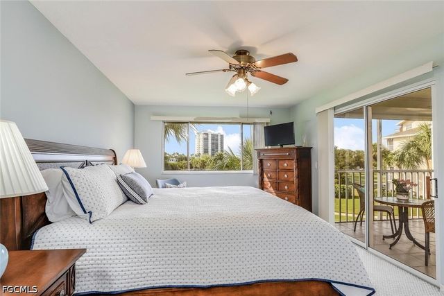340 Horse Creek DR 305, Naples, FL 34110