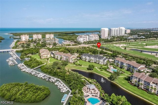340 Horse Creek DR 305, Naples, FL 34110