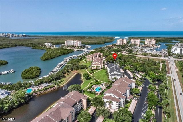 340 Horse Creek DR 305, Naples, FL 34110