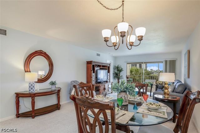 340 Horse Creek DR 305, Naples, FL 34110