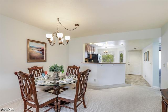 340 Horse Creek DR 305, Naples, FL 34110