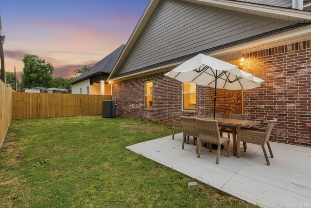 7 Oak Glen Lane, Little Rock, AR 72227