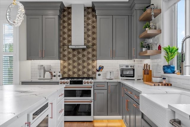185 Locust St, Swansea, MA 02777