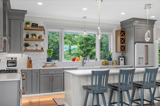 185 Locust St, Swansea, MA 02777