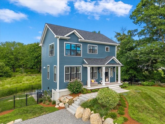 185 Locust St, Swansea, MA 02777