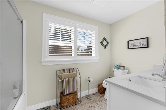 185 Locust St, Swansea, MA 02777