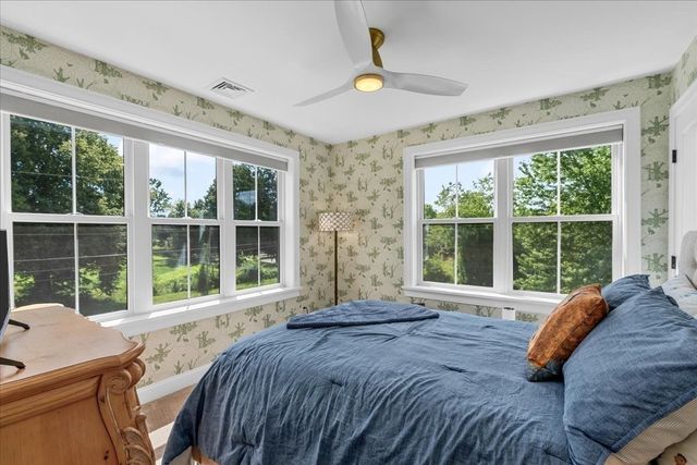 185 Locust St, Swansea, MA 02777