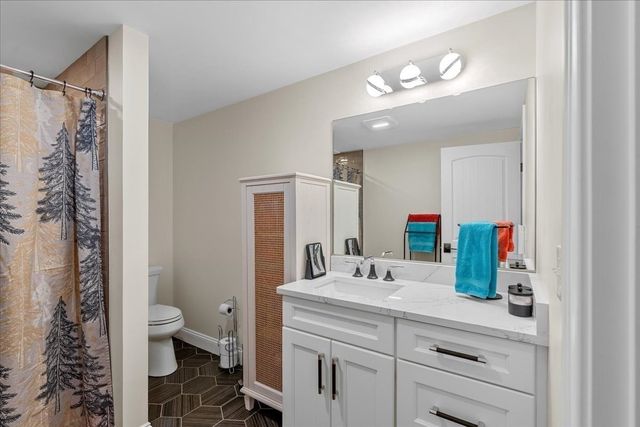 185 Locust St, Swansea, MA 02777