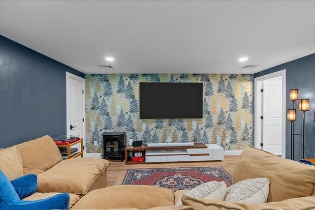 185 Locust St, Swansea, MA 02777